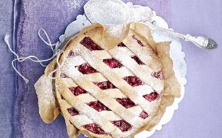 Tarta austriacka ze świeżą żurawiną: przepis na wyśmienity świąteczny deser