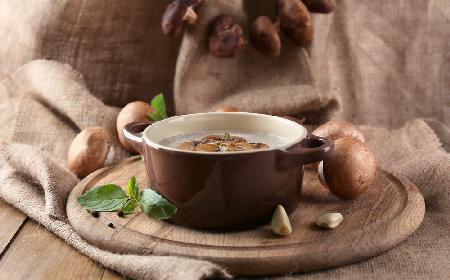Zupa grzybowa z menu beszamel
