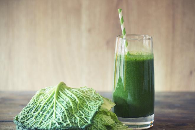 Orzeźwiające smoothie z jarmużem: prosty przepis