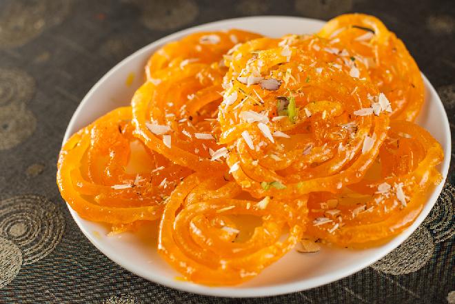 Smażone ciastka indyjskie: JALEBI - chrupiące i słodziutkie