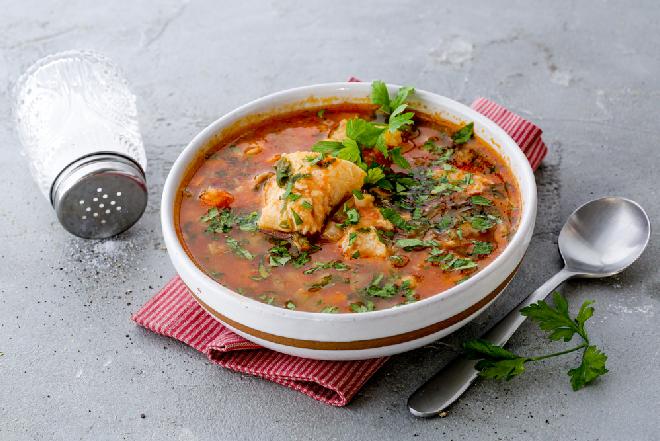 Znakomita zupa gulaszowa z dorszem