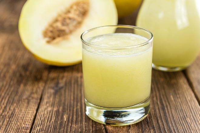 Bezalkoholowy drink z melona i kalarepki - zdrowy i orzeźwiający